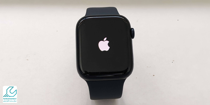 گیر کردن اپل واچ روی لوگو